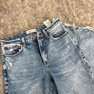 Abercrombie “The Mom High Rise”